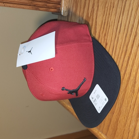 JORDAN SNAPBACK HAT - Picture 2 of 8